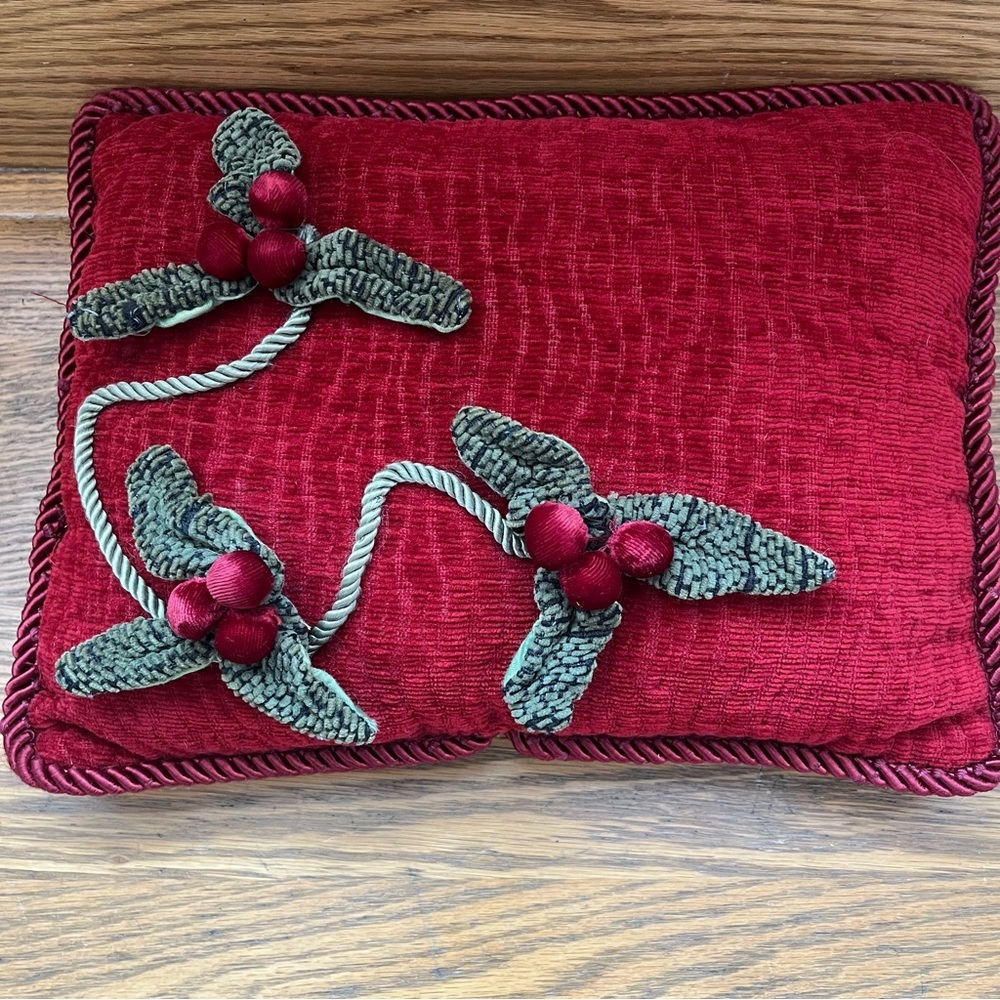 Holiday accent pillow with decorative holly berries. 9-1/2 x 13.